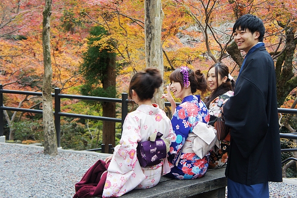 傳統和服賞楓