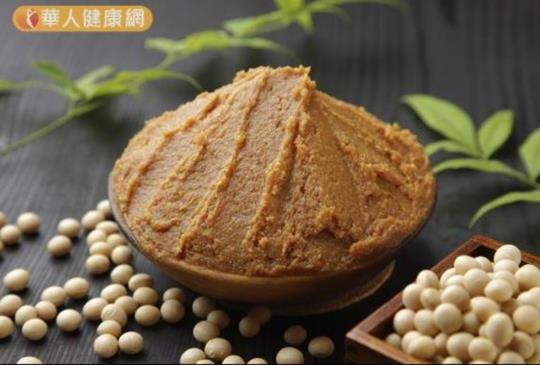 【超正瘦身早餐　喝番茄豆腐味噌湯】