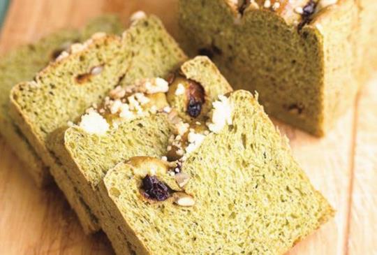 【手揉麵包第一次做就成功，抹茶梅果吐司、麵包通通超easy】