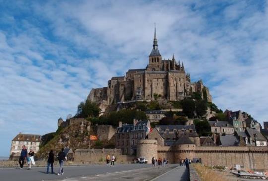 【法國】浮在海上的美麗金字塔 - 聖米歇爾山