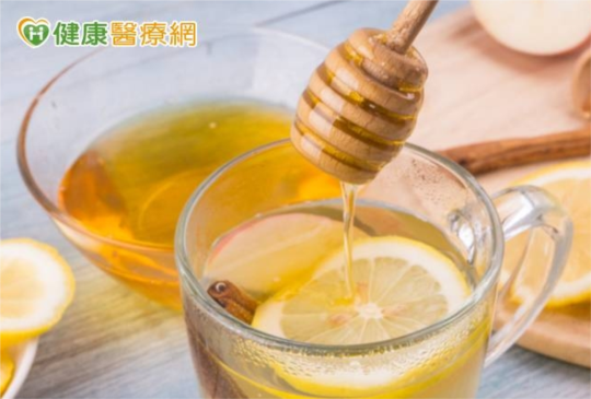 蜂蜜水清涼又消暑！　我買的是蜂蜜還是糖漿？