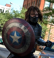 【美國隊長2：酷寒戰士】與黑寡婦結為夥伴  一起面對昔日的戰友