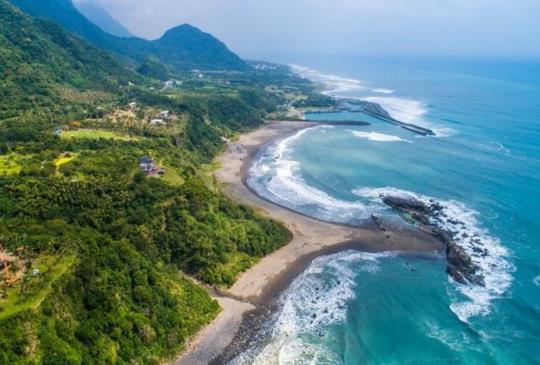 每到夏天就要去海邊！全台精選8大沙灘準備玩水去！