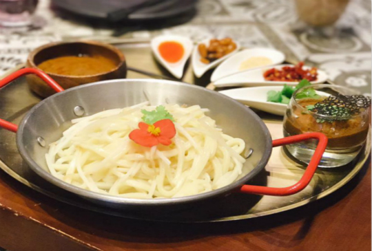 【另類體驗！在「夢幻森林」享用川味料理吧！】