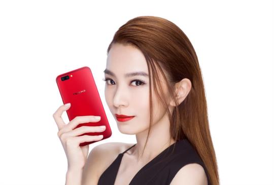 OPPO R11 熱力紅即起預購，前 1000 名享好禮，並可抽 HEBE 演唱會門票