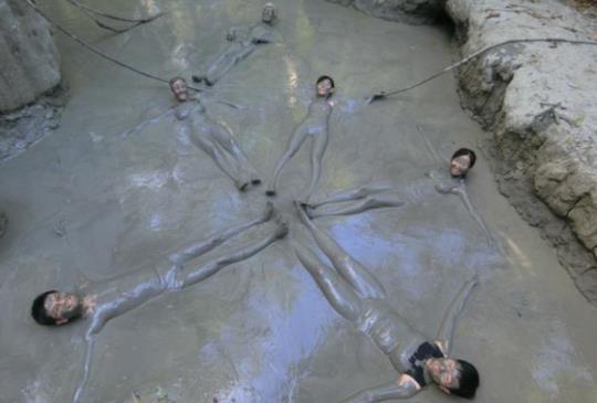 【馬來西亞沙巴】迪加島(Pulau Tiga)大冒險-當個泥娃娃