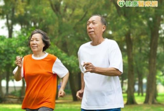 【銀髮族慢性病纏身　活躍老化有秘訣】