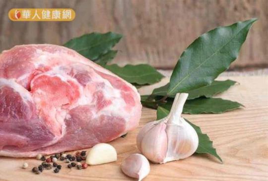 【上班族「B」退疲勞！肉類加大蒜料理啵棒】