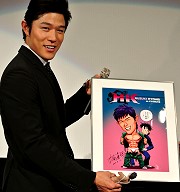 《瘋狂假面》日本票房亮眼  鈴木亮平：「絕不會輸《鋼鐵人3》！」
