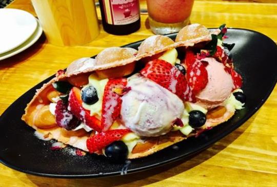 東區超夢幻草莓雞蛋仔「唯。午茶記憶 WELL CAFE」