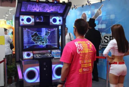 街機結合 VR 概念產品，鈊象電子擬 2017 推出