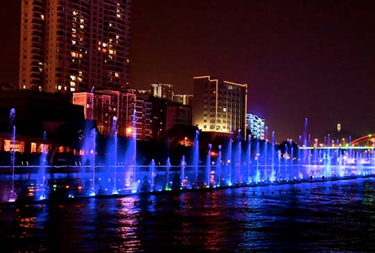 夜遊柳州百里柳江，一覽如夢似幻的山水夜色