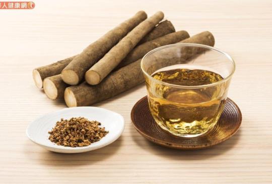 乳癌電療皮膚發炎疼痛難耐！中醫荊防牛蒡湯消炎止痛