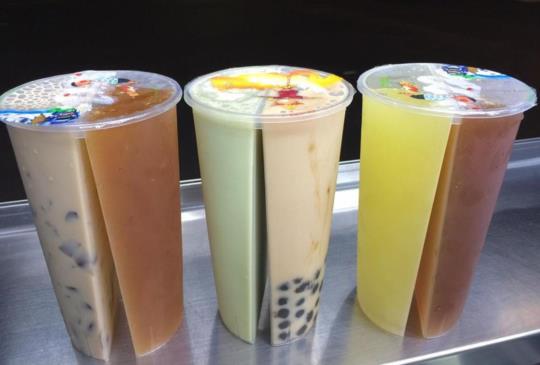 【兩種口味一次滿足！全台超夯「雙享杯」手搖飲料！】
