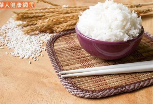 糖尿病患不吃飯，只吃青菜、蛋白質…飯後血糖會比較好？