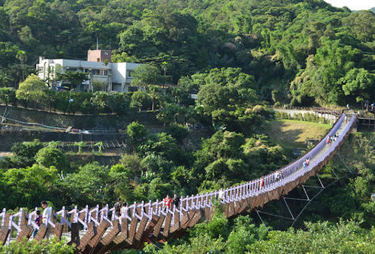 台北內湖1日輕旅行推薦：白石湖吊橋X碧山巖