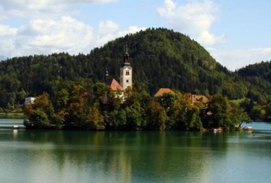 阿爾卑斯之眸【斯洛維尼亞】 探秘布列德湖x鐘乳石洞