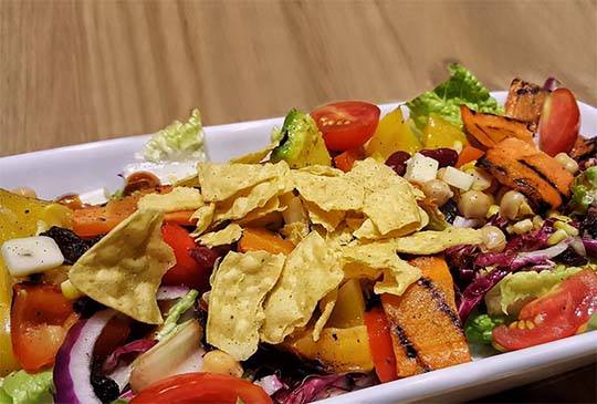 【隱身在東區小巷內的義大利生活，享受奢華的蔬食料理】