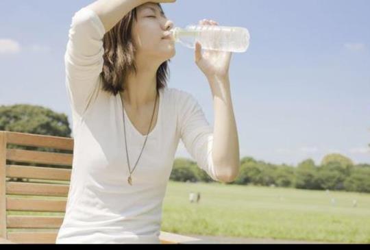 吹冷氣也會中暑？中醫：按後頸緩解