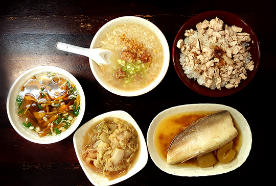 【香菇肉粥、滷虱目魚肚，那些在板橋找到的記憶中的味道】