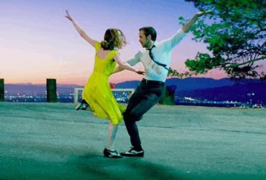 【《樂來越愛你-LaLaLand》成就對方，需要勇氣；成全對方，需要愛】