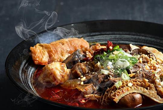 一個人也能吃香喝辣【麻佬大川味麻辣燙】首站台中200元有找！