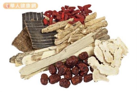 【白帶好多是身體濕氣太重！熬夜不運動更糟糕】