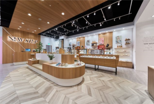 全台首間「NEW STEP」複合女鞋品牌概念店 插旗台中LALAPORT