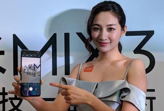 滑蓋設計概念手機小米 MIX3、小米 AI 音箱等連番智慧新品在台亮相