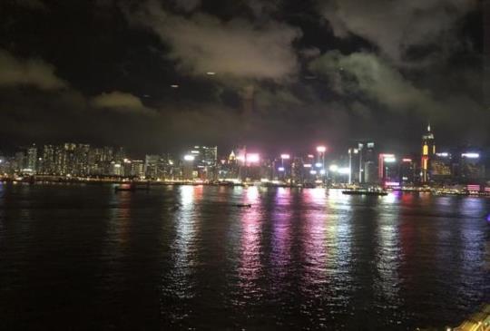 拋下旅遊書飲香港-百萬夜景配美酒舒適又享受