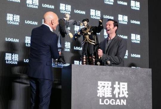 【新聞】揪甘心！休傑克曼、派屈克史都華首度合體！台灣味滿分伴手禮【羅根】記者會登場！