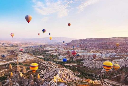 【土耳其】卡帕多奇亞：荒蕪地表下的堅定信仰