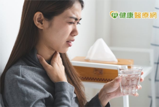 喉嚨痛小心是中標徵兆，中醫教您緩解避免新冠中重症
