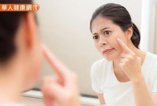 【臉上小疙瘩一直冒～遠離濕熱體質，先學會養脾3秘訣】