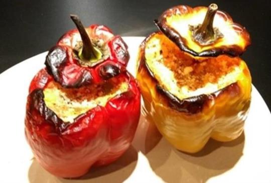 【不用出國也能吃到幸福味：西班牙料理彩椒烤飯盅】