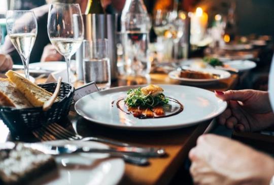 【搭起佳釀與美饌橋樑的推手─侍酒師】