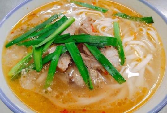 鶯歌無菜單小吃─【勇伯垃圾麵】