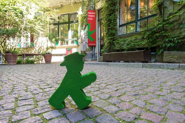 ampelmann-berlin-souvenir-shop-hackesche-hoefe.jpg