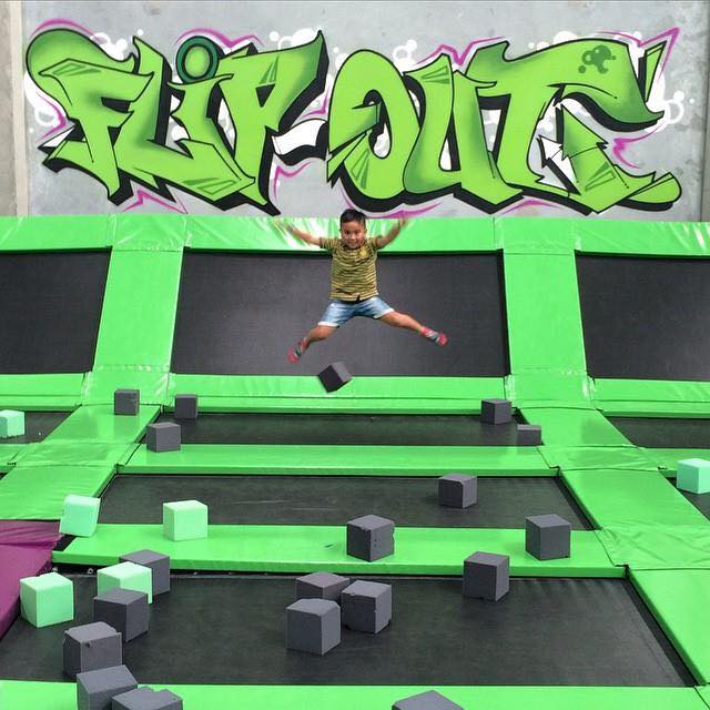 Flip Out - Taipei 彈翻床-1.jpg