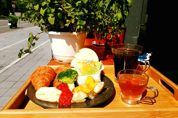 O.L.O CAFÉ-1.jpg