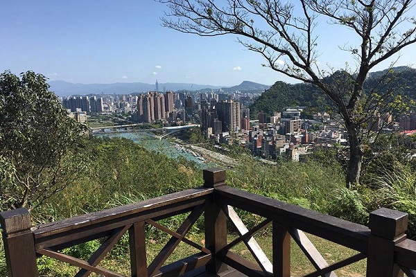 和美山登山步道(新北市觀光旅遊網).jpg