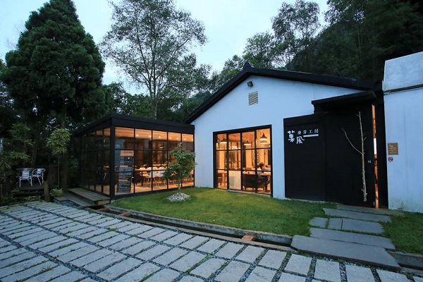 丘上行館-1.jpg