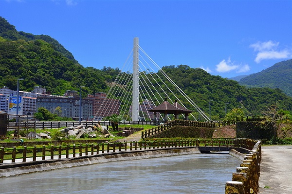 知本(台東觀光旅遊網).jpg