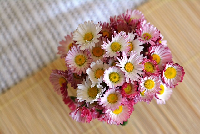 bouquet-g2c5c3bcc8_640.jpg