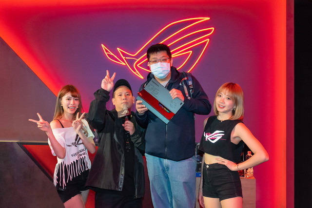 「地表最強二合一電競筆電」ROG Flow Z13萬元競標.jpg