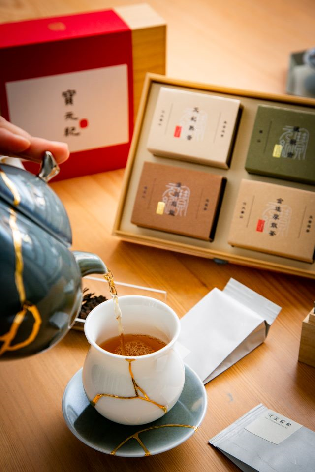 圖五｜《米其林傳奇大師盛宴》餐單以茶為靈感，使用多款台灣在地食材，以茶佐餐呈現創新作品.jpg