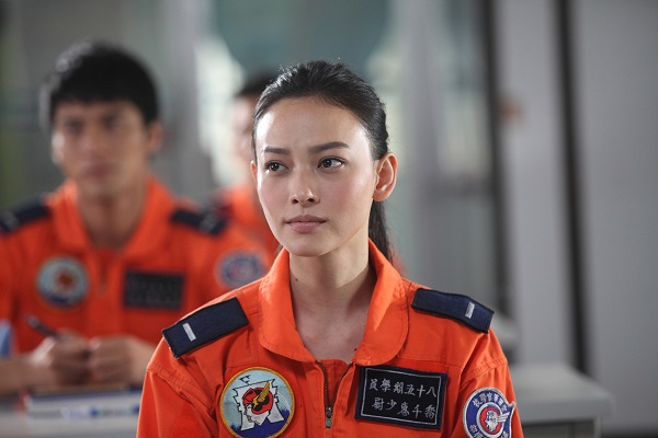 《想飛》_姚以緹飾演帥氣女飛官