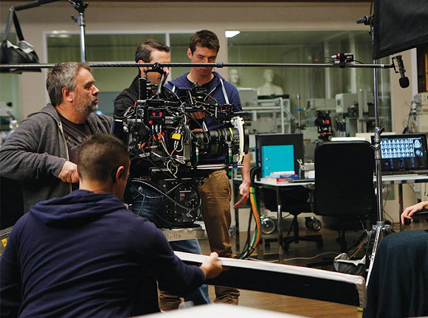 luc-besson-lucy-onset