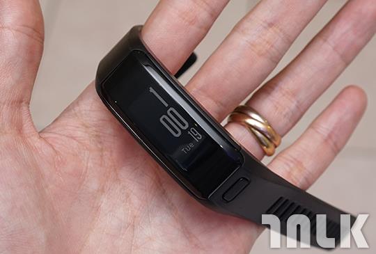 Garmin vivosmart HR 一卡通版 2.JPG