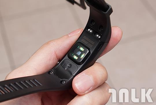 Garmin vivosmart HR 一卡通版 5.JPG